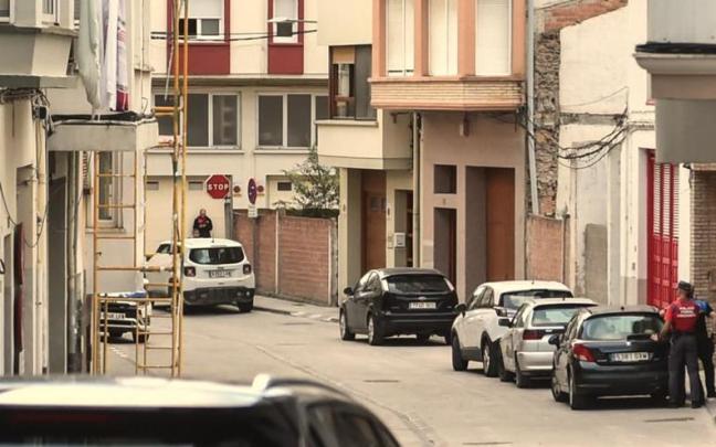 Momento de la intervención en el domicilio de la calle Venta Blanca en Peralta. CEDIDA