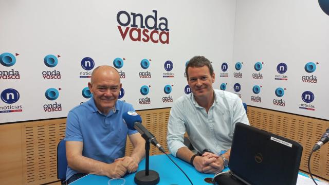 Juan Ignacio Pérez Iglesias con Txema Gutiérrez en los estudios de ONDA VASCA Juan Ignacio Pérez Iglesias con Txema Gutiérrez en los estudios de ONDA VASCA