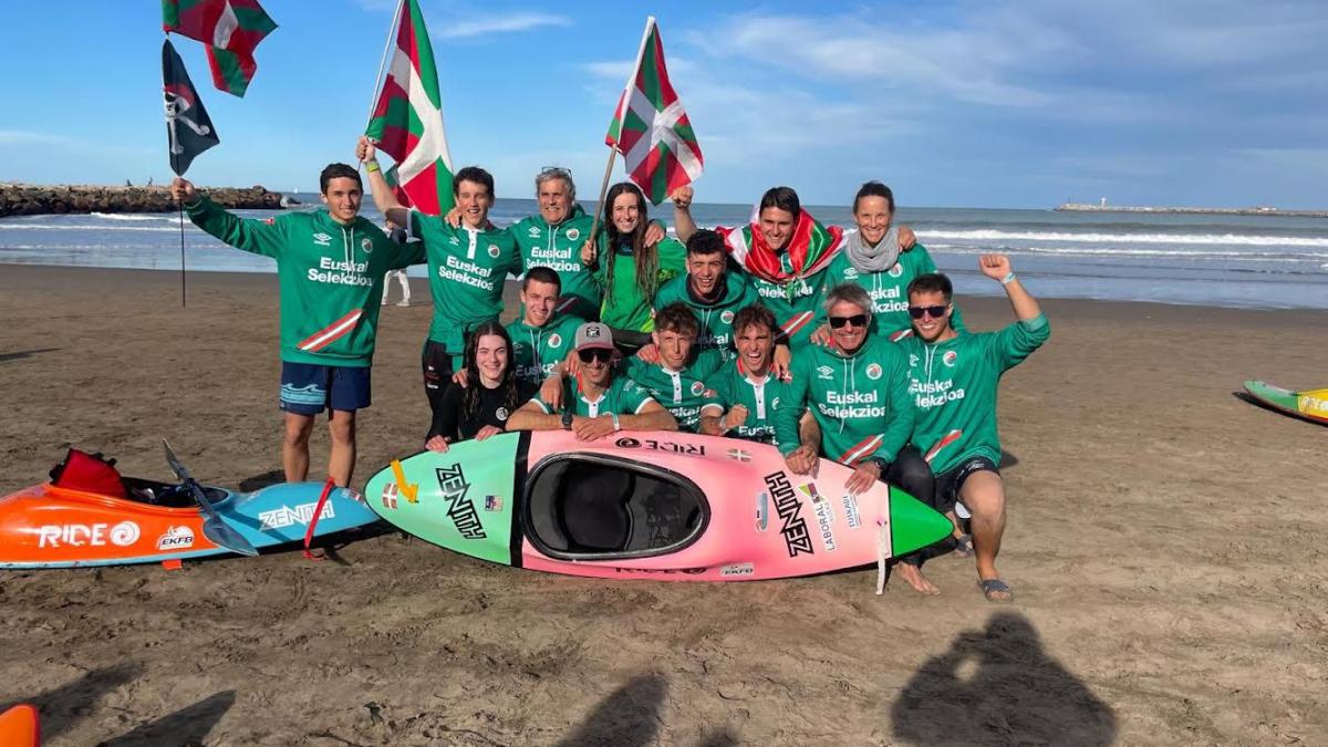 La Euskal Selekzioa celebra su 8º mundial de kayak surf