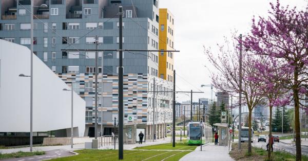 Primer día de funcionamiento del tranvía de Gasteiz hasta Salburua. Foto: Ayuntamiento de Gasteiz