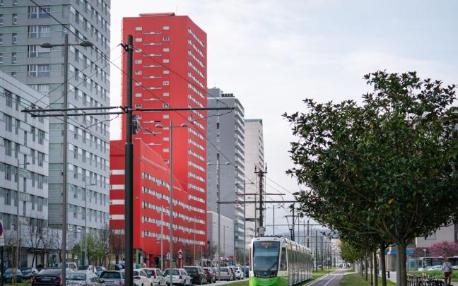 Primer día de funcionamiento del tranvía de Gasteiz hasta Salburua. Foto: Ayuntamiento de Gasteiz