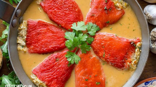 Pimientos del piquillo rellenos de pollo