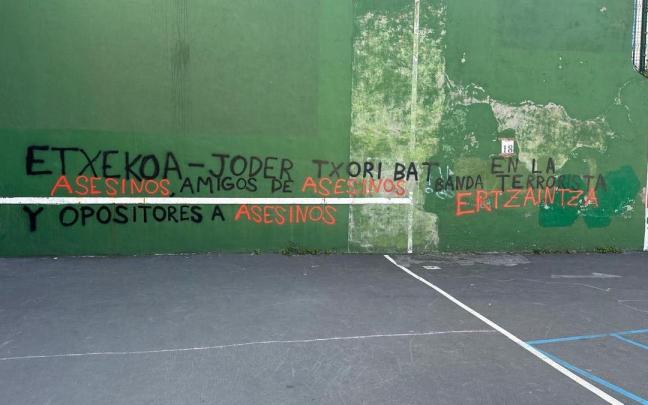 Pintada hecha en el frontón de Algorta / PNV