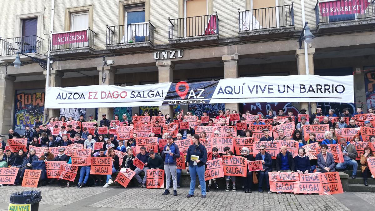 Acto de vecinos del Casco Viejo de Pamplona dentro de la campaña 'El Casco Viejo no se vende'. EP 