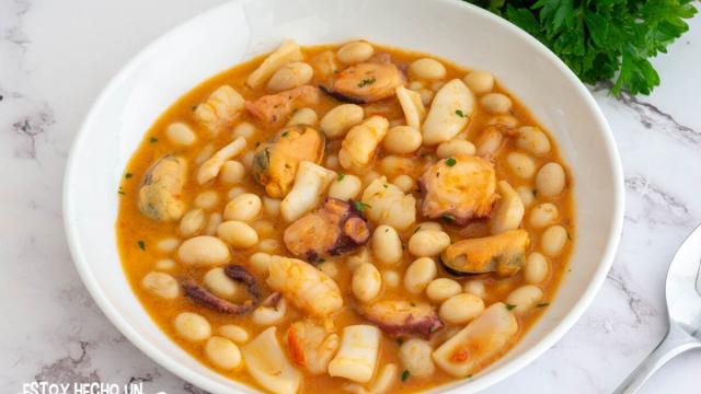 Pochas con marisco