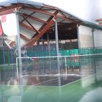 Imagen del desplome de la cubierta de la pista de tenis y pádel de San Ignazio | Borja Guerrero, Deia