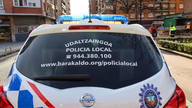 La actuación de la Policía Local y la colaboración ciudadana han permitido identificar al presunto autor en un breve espacio de tiempo / Ayuntamiento de Barakaldo