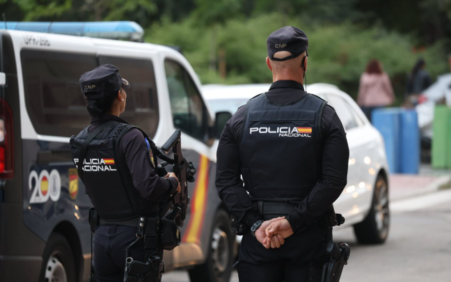 Agentes de la Policía Nacional. X