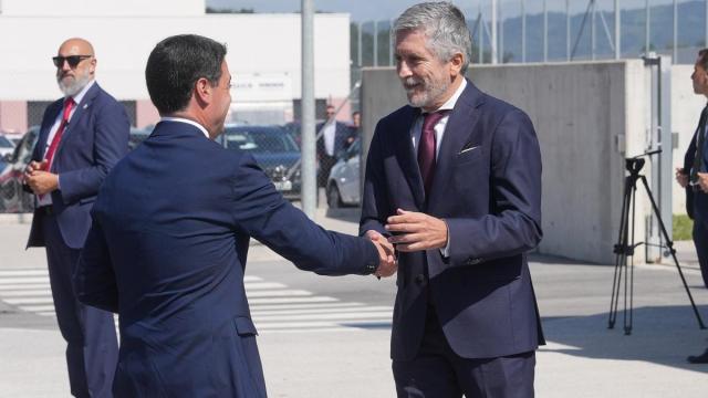 Pradales y Marlaska se saludan en la inauguración de la cárcel de Zubieta / Irekia. 
