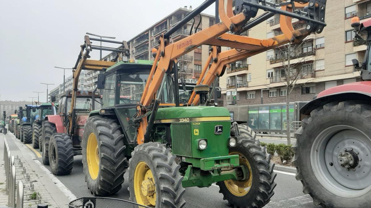 Tractores en Gasteiz. ONDA VASCA