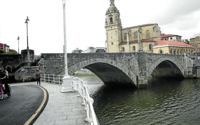 El suceso ha ocurrido a la altura del puente de San Antón | Pablo Viñas, Deia
