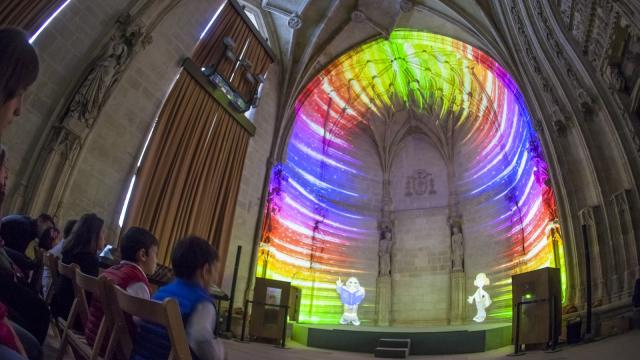 Un momento de la actividad 'El pórtico de la luz'. Foto: Fundación Catedral Santa María Un momento de la actividad de 'El pórtico de la luz'. Foto: Fundación Catedral Santa María
