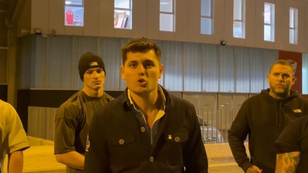 Vito Quiles en la trasera de El Sadar.