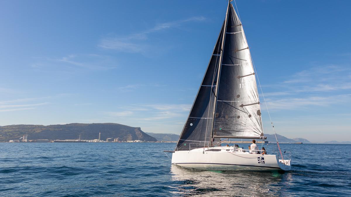 El 'Jaleo' de Gonzalo Chávarri fue el ganador en la clase Regata / Foto: RCMA-RSC