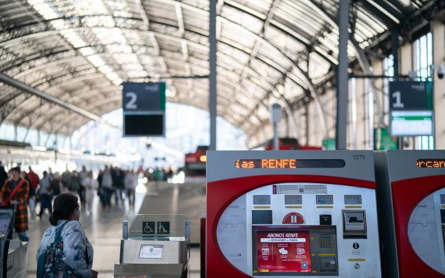 Andenes de Cercanías de la Estación de Abando. EP