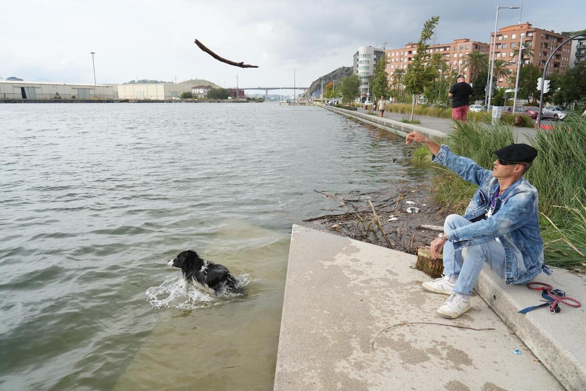 Las mareas vivas desbordan mínimamente en algún punto de la ría de Bilbao Pankra Nieto