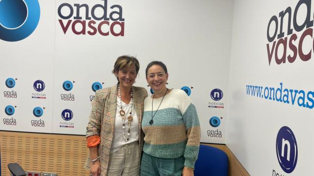 La psicóloga y psicoterapeuta Ana Tere García con Ewa Murillo en Onda Vasca