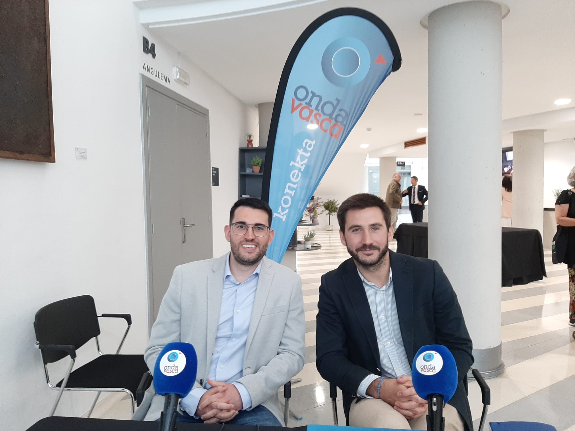 Roberto Valiente y Javier Zulategui. Onda Vasca