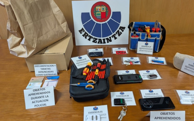 Objetos incautados por la Ertzaintza. DEPARTAMENTO DE SEGURIDAD