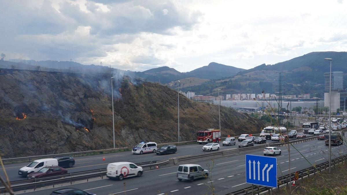 Las obras se ejecutarán en los carriles en sentido Bilbao y Santander | Pablo Viñas, Deia