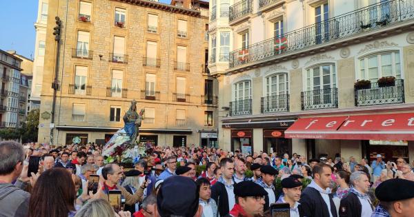 Procesión del Rosario de la Aurora. ASIER VERA