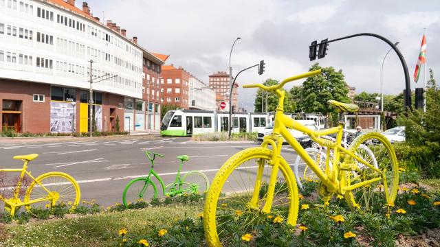 Gasteiz viste sus rotondas para recibir al Tour de Francia. Fotos: Ayuntamiento de Gasteiz Gasteiz viste sus rotondas para recibir al Tour de Francia. Fotos: Ayuntamiento de Gasteiz