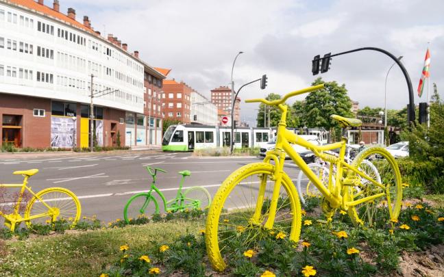 Gasteiz viste sus rotondas para recibir al Tour de Francia. Fotos: Ayuntamiento de Gasteiz Gasteiz viste sus rotondas para recibir al Tour de Francia. Fotos: Ayuntamiento de Gasteiz