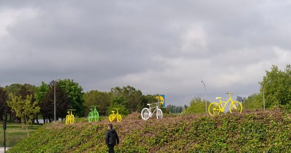 Gasteiz viste sus rotondas para recibir al Tour de Francia. Fotos: Ayuntamiento de Gasteiz