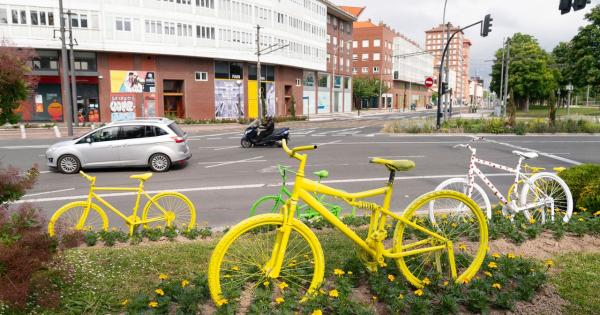 Gasteiz viste sus rotondas para recibir al Tour de Francia. Fotos: Ayuntamiento de Gasteiz