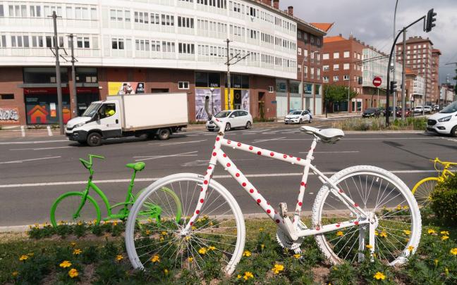 Gasteiz viste sus rotondas para recibir al Tour de Francia. Fotos: Ayuntamiento de Gasteiz