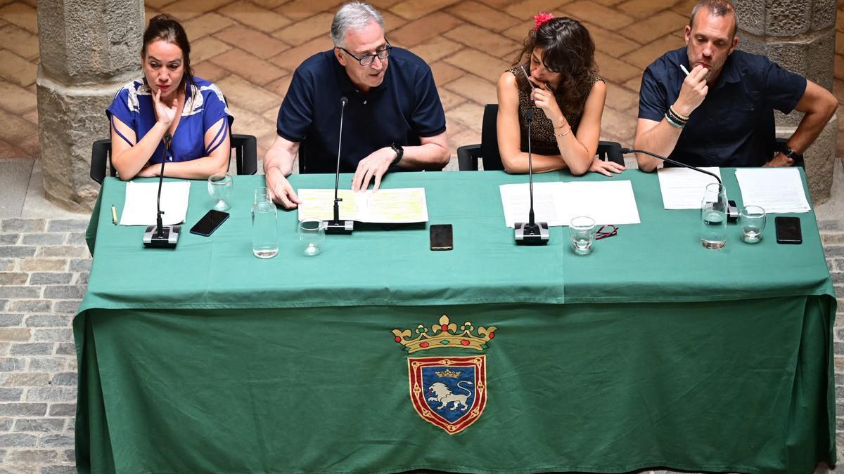 l alcalde Asiron, junto a los concejales Beloki, Basabe y Alonso. Iñaki Porto
