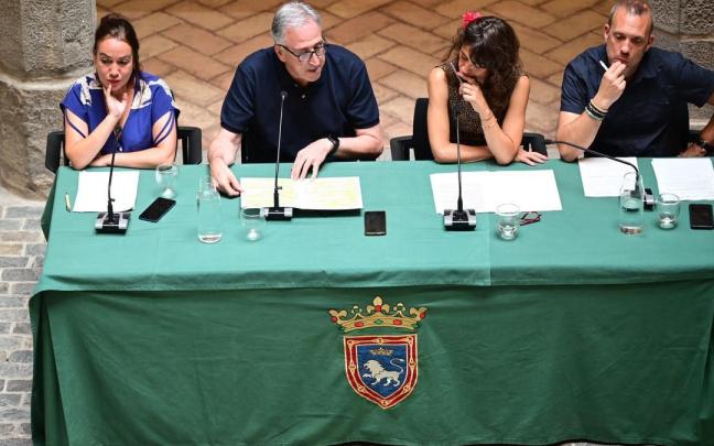 l alcalde Asiron, junto a los concejales Beloki, Basabe y Alonso. Iñaki Porto