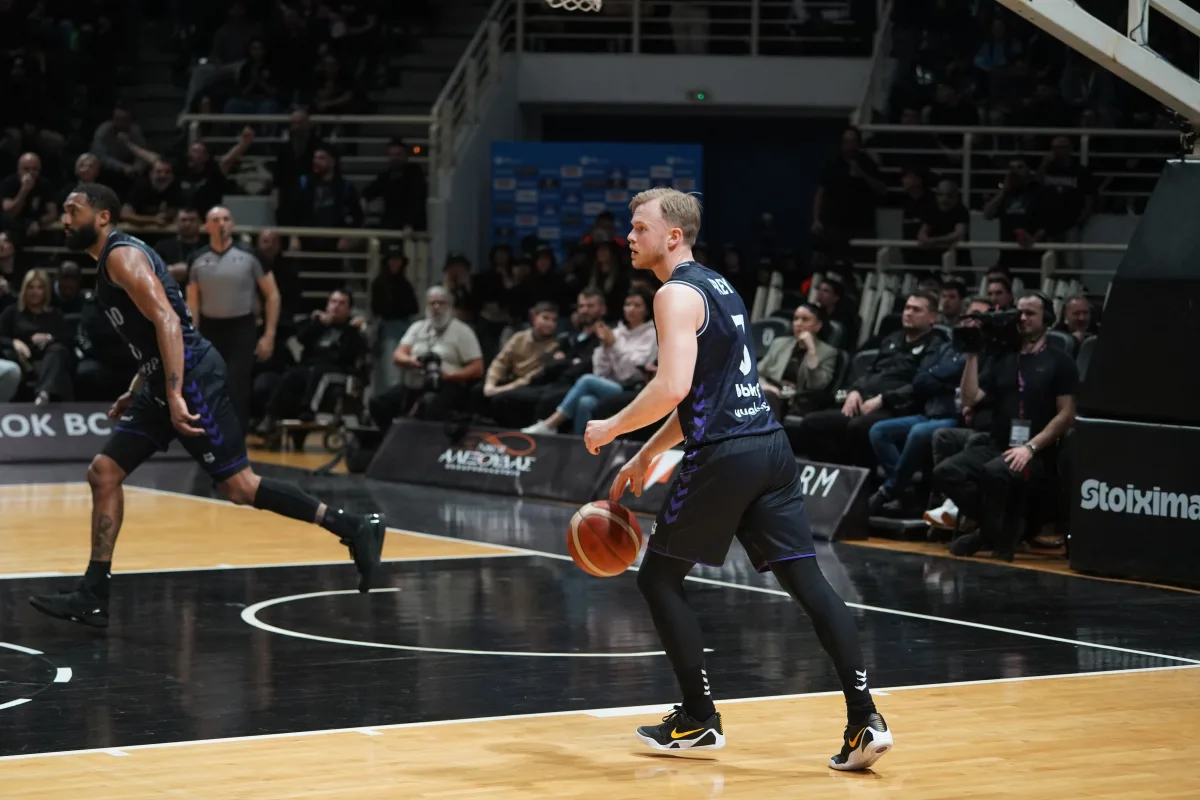 Hilliard y Frey comandan un ataque de Bilbao Basket en Salónica./ FIBA EUROPE CUP