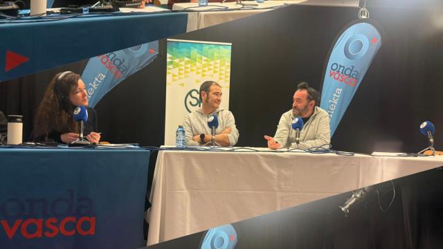 Profesorado y alumnado del colegio Saint Patrick's English School y el Deutsche Schule San Sebastián.