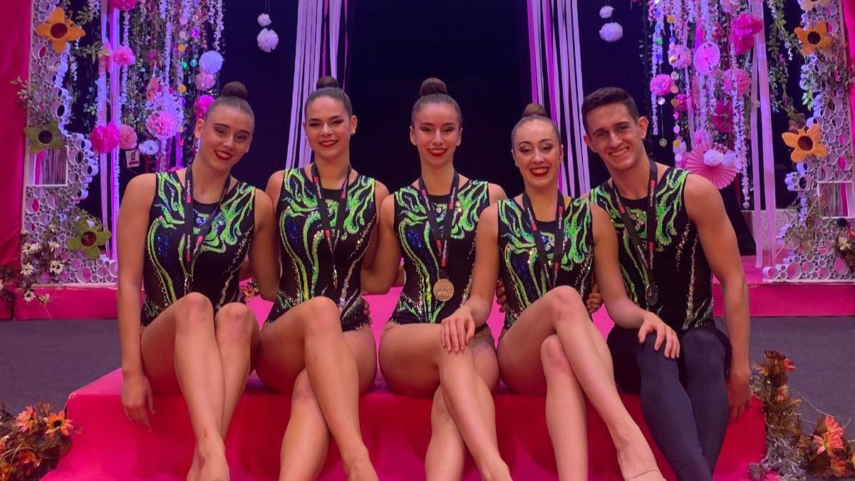 Naroa Ribeiro, June Orza, Julene Eraña, Araia Salazar y Eneko Lambea, conjunto de Sakoneta / Foto: Federación Vasca de Gimansia