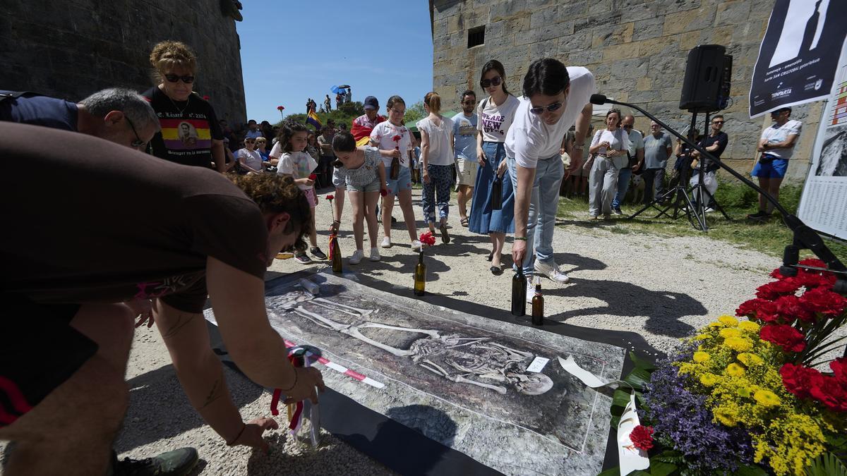 Homenaje a los presos del fuerte de San Cristóbal entre 1934 y 1945 Iñaki Porto