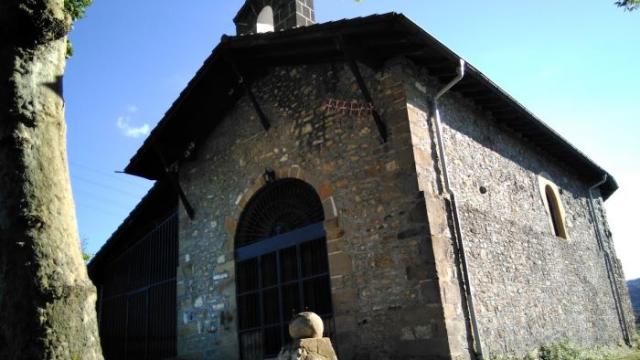 Una de las rutas visita la ermita de San Pantaleón Una de las rutas visita la ermita de San Pantaleón