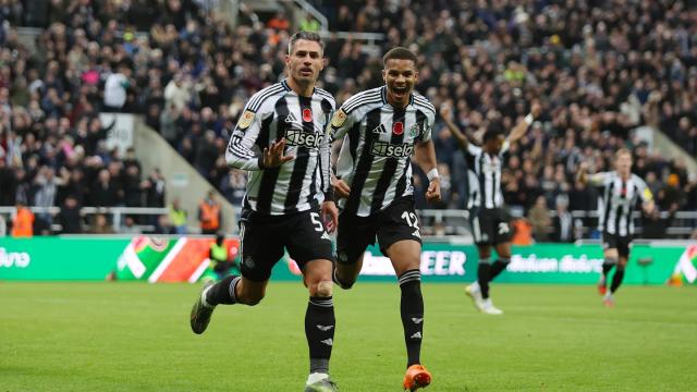 Fabian Schär y Malick Thiaw celebran uno de los últimos goles marcados por el conjunto ingles. / NEWCASTLE UNITED FC