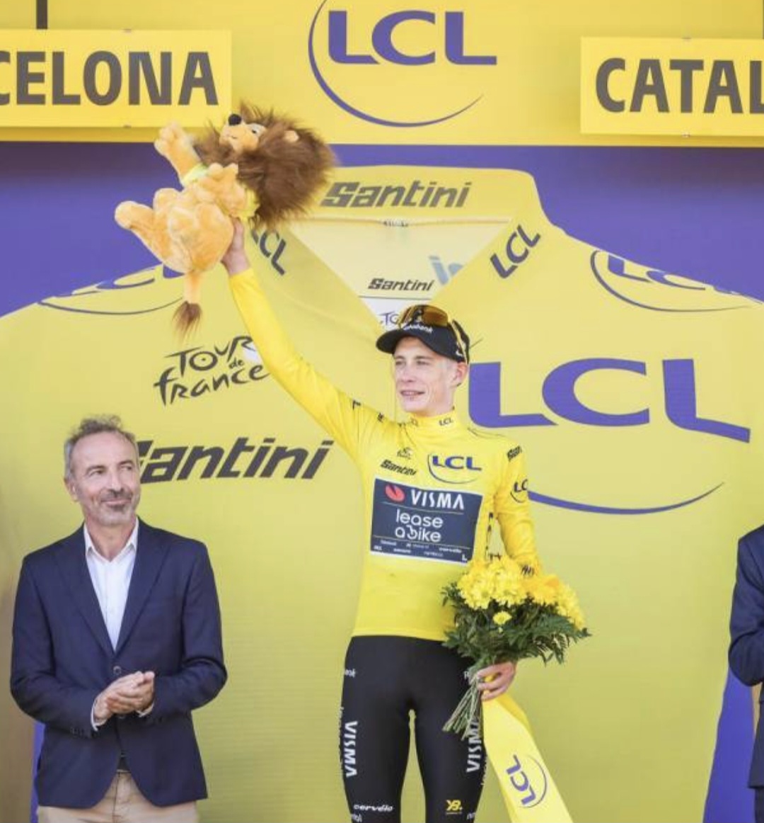 Vingegaard con el mallot amarillo en la primera etapa de esta edición. TOUR DE FRANCIA