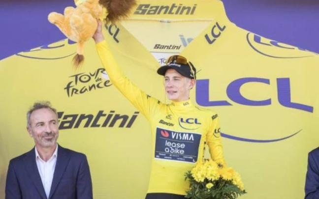 Vingegaard con el mallot amarillo en la primera etapa de esta edición. TOUR DE FRANCIA