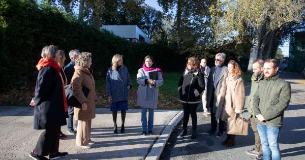 Los miembros del Consejo de Gerencia de Urbanismo y de la Comisión de Urbanismo del Ayuntamiento de Pamplona visitan el parque de Aranzadi. Foto: Ayuntamiento de Pamplona