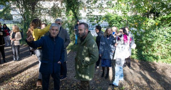 Los miembros del Consejo de Gerencia de Urbanismo y de la Comisión de Urbanismo del Ayuntamiento de Pamplona visitan el parque de Aranzadi. Foto: Ayuntamiento de Pamplona