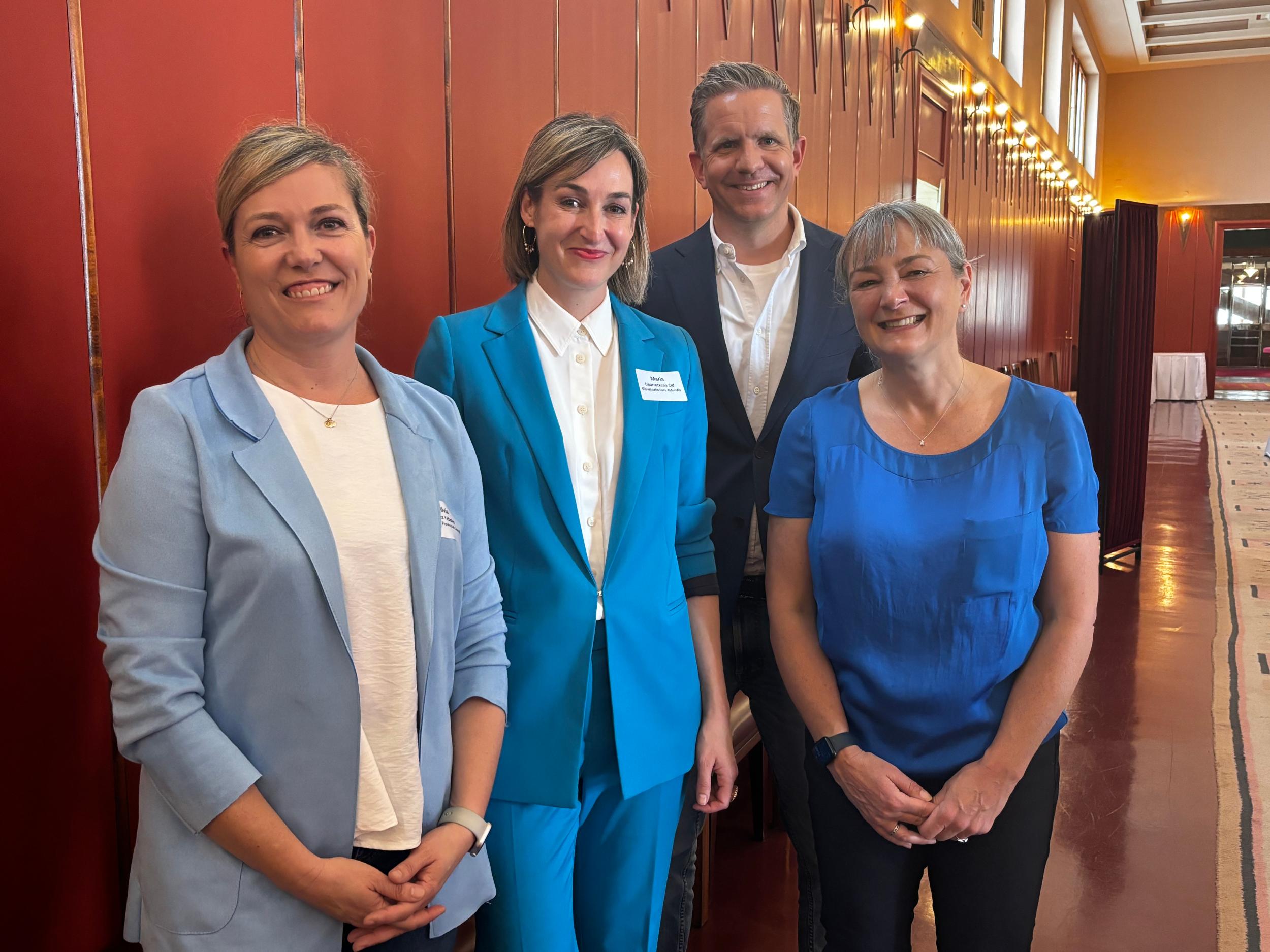 Silvia Perez DFG - Maria Ubarretxena - Sarah - Michael Firnhaber -Jayne Williams Google