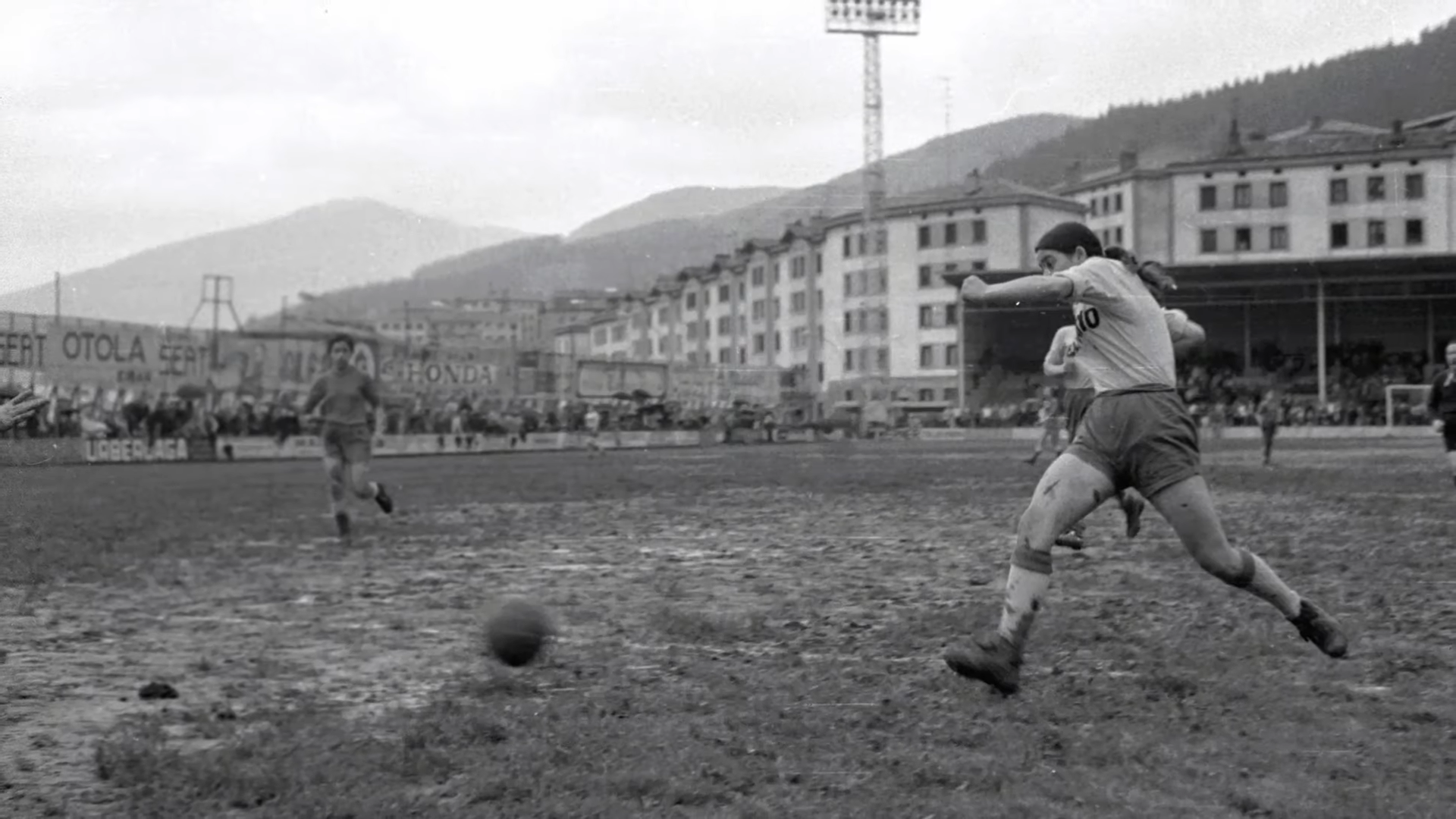 Imagen del encuentro histórico en el que participó Almudena Urizar / Las Pioneras