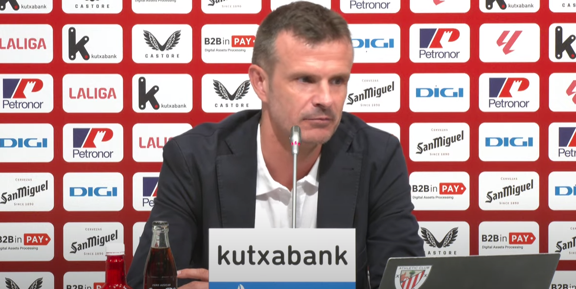 Jon Uriarte, en su comparecencia de este mediodía en Lezama junto a Mikel González