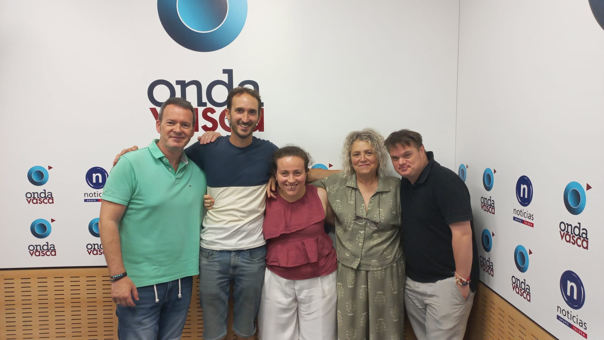 De izquierda a derecha: Txema Gutiérrez, Ander, Aranzazu, Txaro y Dani