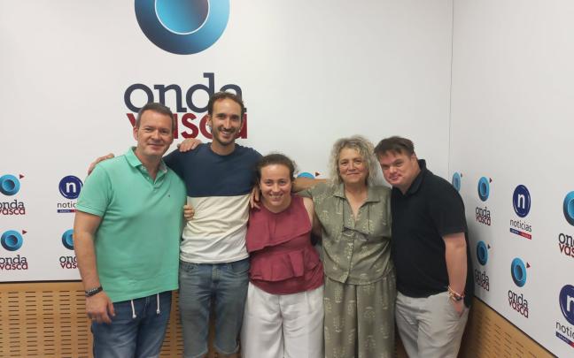 De izquierda a derecha: Txema Gutiérrez, Ander, Aranzazu, Txaro y Dani