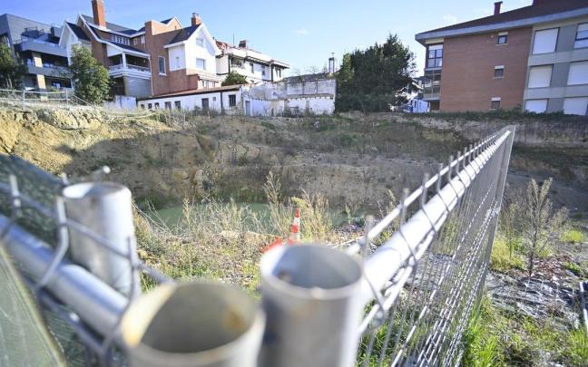 Solar en el que se levantaba el palacio derribado en Getxo. O. GONZÁLEZ