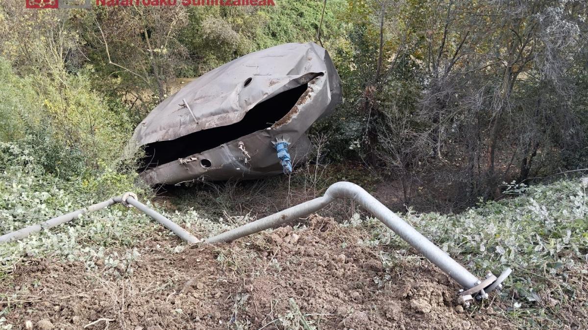 Depósito de residuos agrícolas en el que se ha producido la explosión. Foto: Bomberos de Navarra