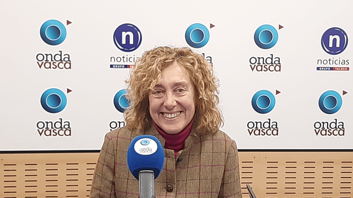 La consejera de Movilidad Sostenible, Susana García en los estudios de ONDA VASCA